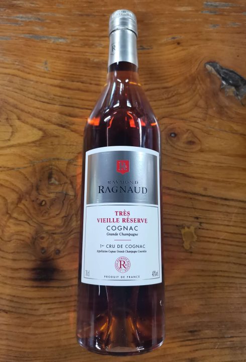 cave-nantes-cognac-tres-vieille-reserve-raymond-ragnaud