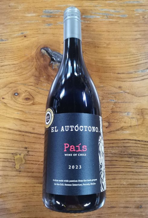 cave-nantes-el-autoctono-pais-vin-rouge-du-chili