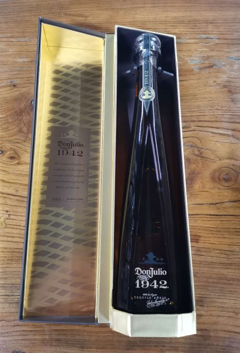 cave-nantes-tequila-anejo-don-julio-1942-mexique