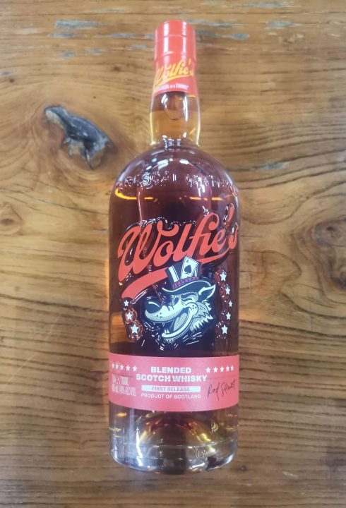 cave-nantes-wolfies-blended-scotch-whisky-edition-rod-stewart