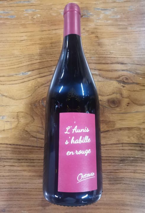 cave-nantes-l-aunis-s-habille-en-rouge-vdf-octavie